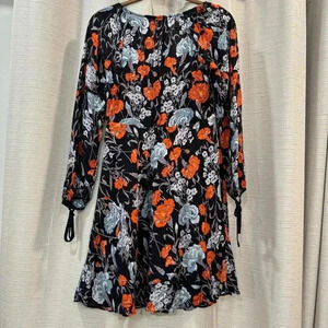 NWT Ecote Floral 3/4 Sleeve Dress Womens size 6 from Urban Outfitters